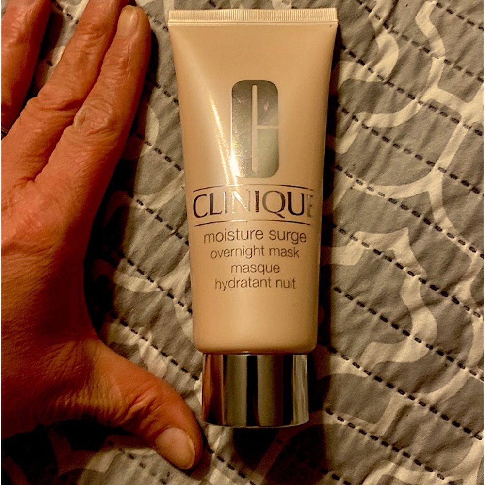 BN Full Sized Authentic 
Clinique Moisture Surge Overnight Mask